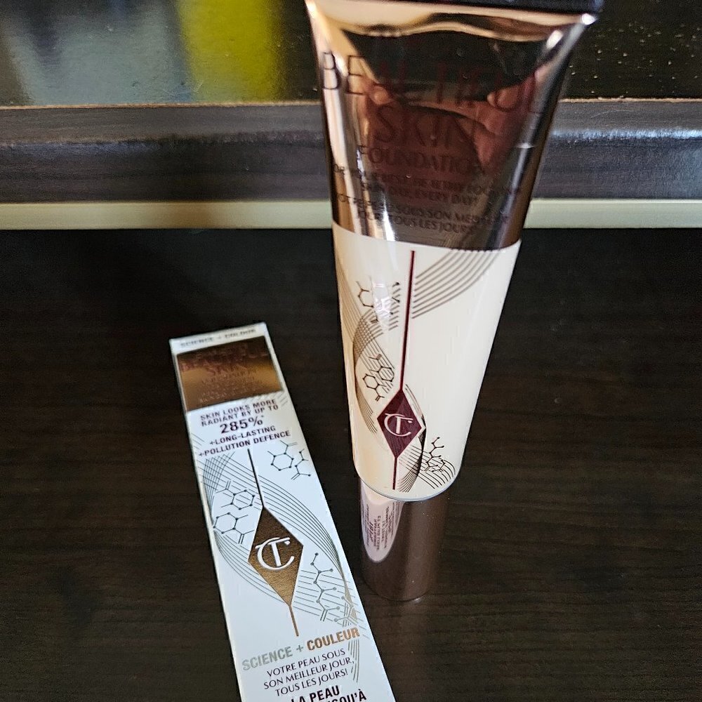 Charlotte Tilbury BEAUTIFUL SKIN FOUNDATION in 4 Neutral (NIB)